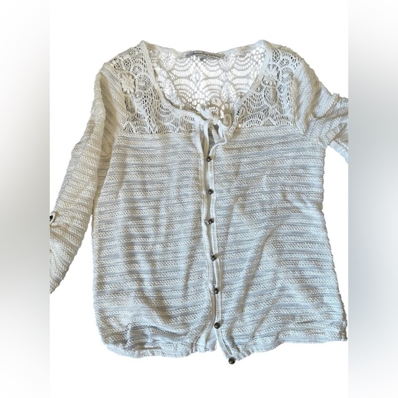 Elegant White Lace Women's Sweater - Picture 1 of 2